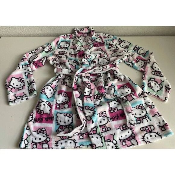 Sanrio Hello Kitty Soft Plush Short Belted Robe Women’s Sz L With Pockets NEW - Picture 2 of 11